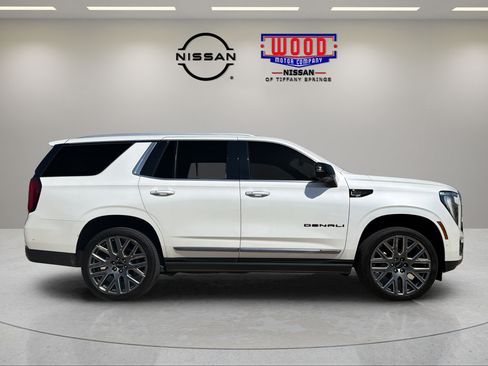 Used 2025 GMC Yukon Denali Ultimate AWD/4WD image 2
