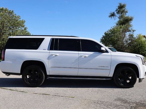Used 2020 GMC Yukon XL SLT w/ Premium Edition image 7