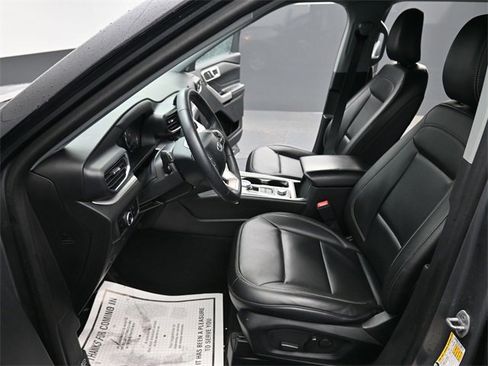 Used 2024 Ford Explorer XLT w/ Equipment Group 202A image 14