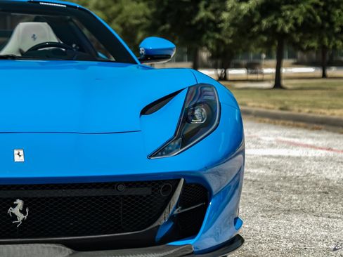 Used 2022 Ferrari 812 GTS RWD image 34