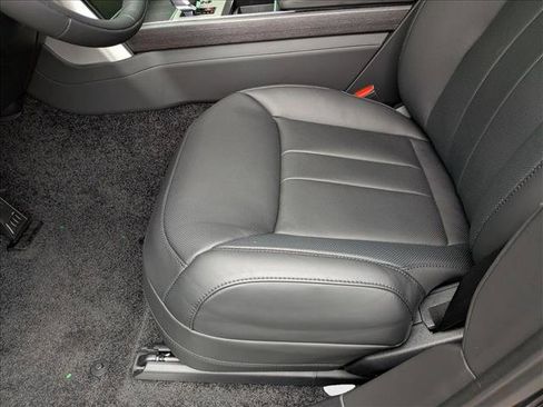 New 2026 Land Rover Range Rover Long Wheelbase SE image 4