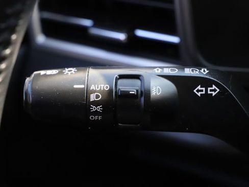 Used 2022 Mitsubishi Outlander SE image 36