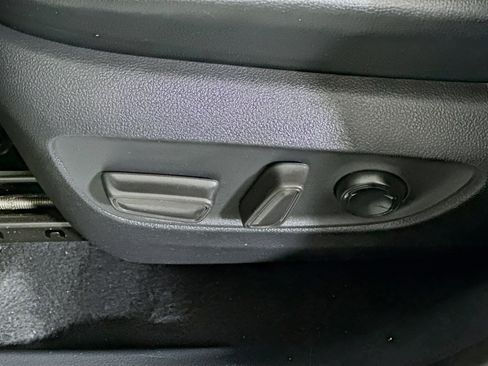 Used 2021 Toyota Highlander XLE image 13