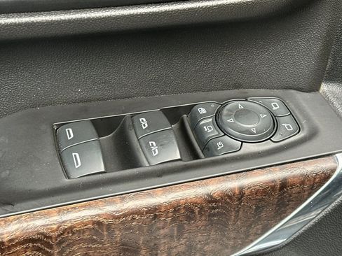 Used 2020 GMC Sierra 3500 Denali w/ Denali Ultimate Package image 11