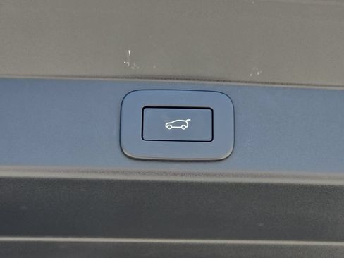 Certified 2025 Land Rover Range Rover Sport AWD/4WD image 13
