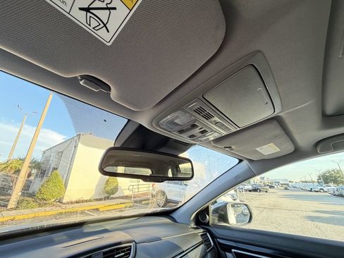 Used 2022 Honda CR-V Touring image 31