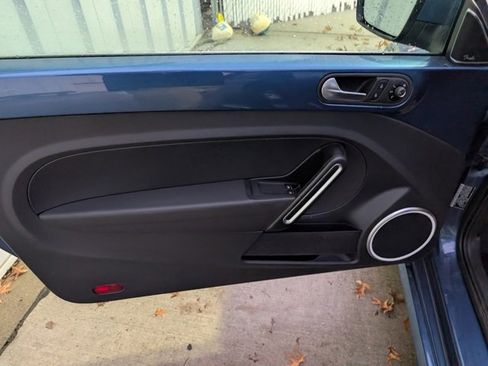 Used 2019 Volkswagen Beetle 2.0T SE image 15