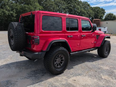 Used 2025 Jeep Wrangler Unlimited Rubicon 392 AWD/4WD image 3