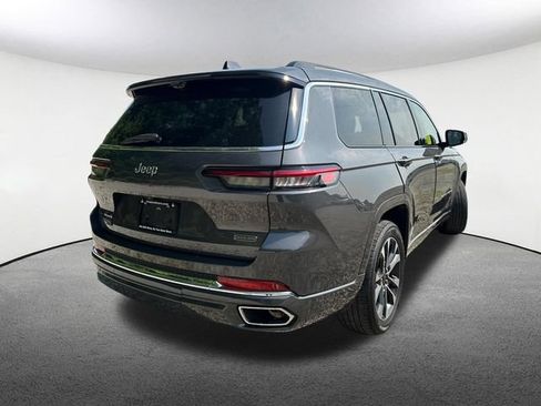 Used 2022 Jeep Grand Cherokee L Overland w/ Luxury Tech Group IV AWD/4WD image 14