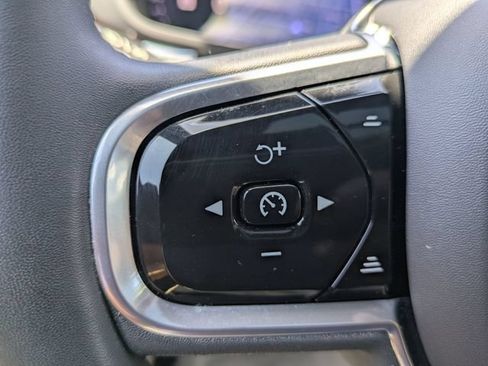 Certified 2023 Volvo XC60 B6 Ultimate w/ Protection Package Premier AWD/4WD image 17