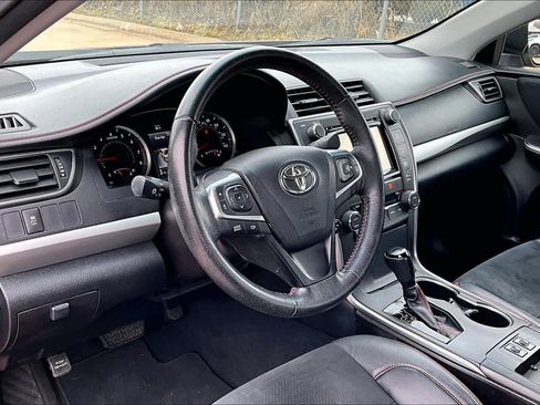 Used 2016 Toyota Camry XSE image 17