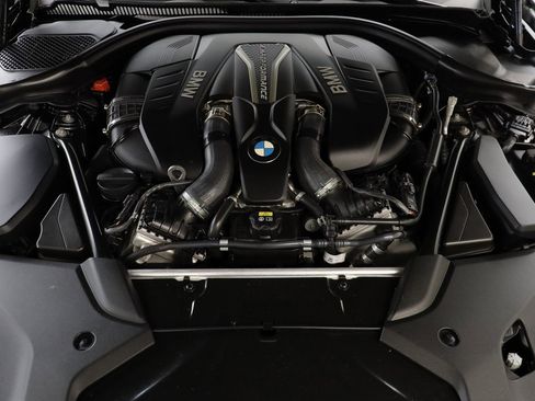 Used 2019 BMW M550i xDrive w/ Premium Package image 24