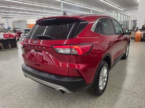 Used 2021 Ford Escape SE w/ Cold Weather Package FWD image 4