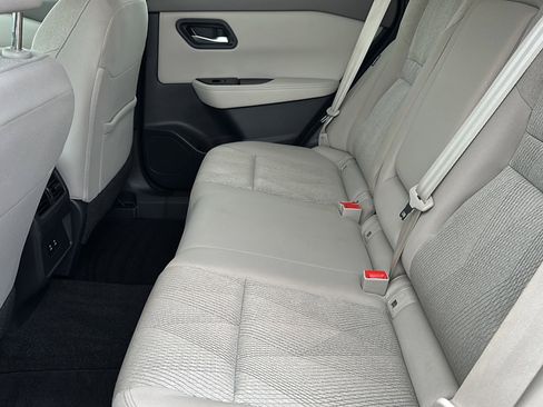 Certified 2025 Nissan Rogue SV image 18