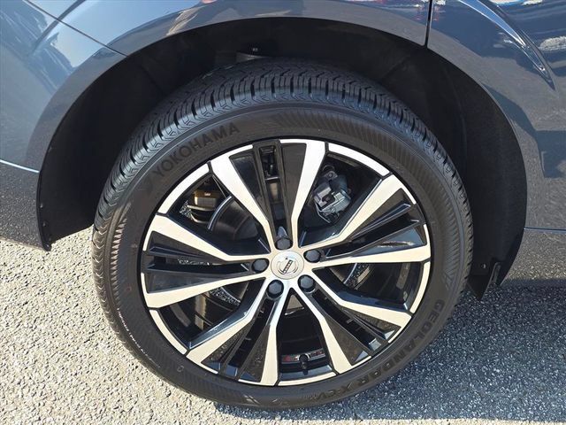 Used 2023 Volvo XC60 B5 Plus w/ Climate Package AWD/4WD image 35