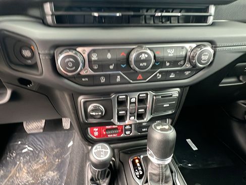 New 2026 Jeep Wrangler Unlimited Rubicon image 27