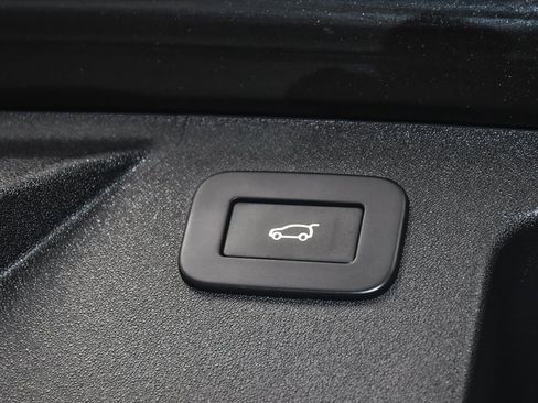 Used 2023 Land Rover Discovery Sport SE image 64