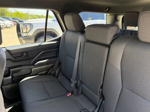 Used 2026 Toyota 4Runner SR5 AWD/4WD image 31