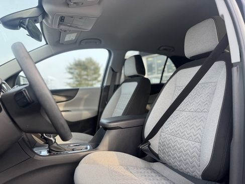 Used 2023 Chevrolet Equinox LS w/ LS Convenience Package image 17