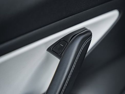 Used 2019 Tesla Model 3 Long Range image 34