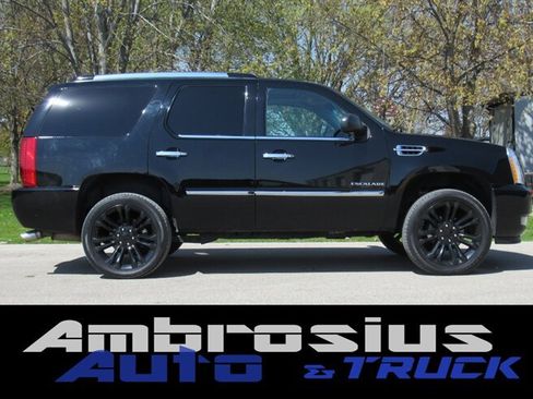 Used 2010 Cadillac Escalade Premium AWD/4WD image 2