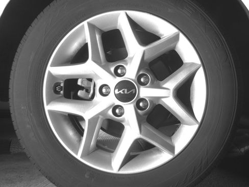 Used 2025 Kia Soul LX w/ LX Technology Package image 15