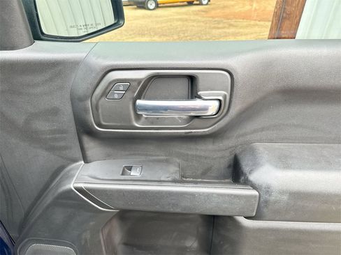 Used 2020 Chevrolet Silverado 1500 Custom w/ Custom Value Package image 31