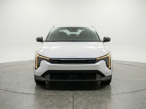 Used 2025 Kia K4 LXS image 2