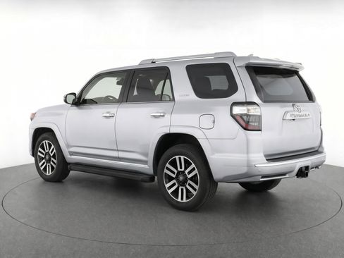Used 2023 Toyota 4Runner Limited AWD/4WD image 2