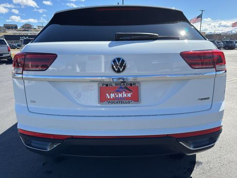Used 2023 Volkswagen Atlas Cross Sport SE image 3