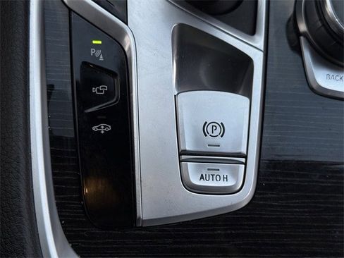 Used 2021 BMW 740i w/ M Sport Package image 20