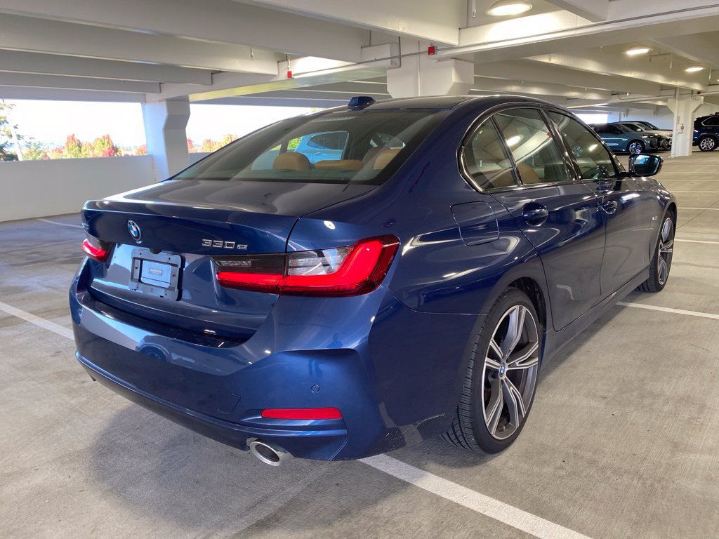 Used 2023 BMW 330e xDrive w/ Premium Package AWD/4WD image 5