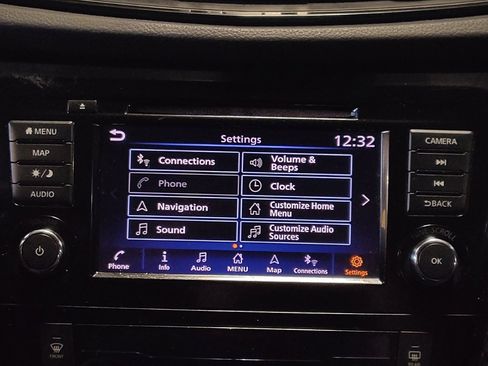 Used 2018 Nissan Rogue SL image 25