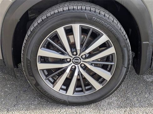 Used 2022 Nissan Pathfinder Platinum w/ Cargo Package image 9