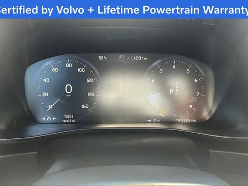 Used 2022 Volvo XC40 T5 Momentum image 27