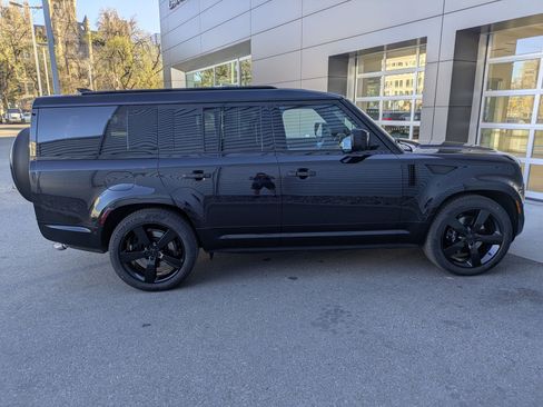 New 2026 Land Rover Defender 130 V8 image 4