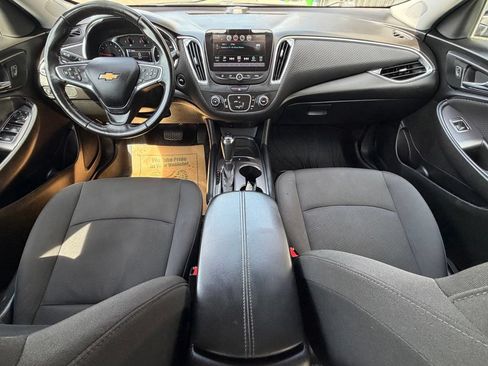 Used 2018 Chevrolet Malibu LT FWD image 12