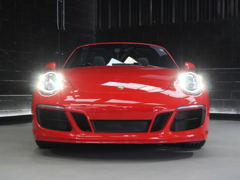 Used 2019 Porsche 911 Carrera w/ Sportdesign Package image 6