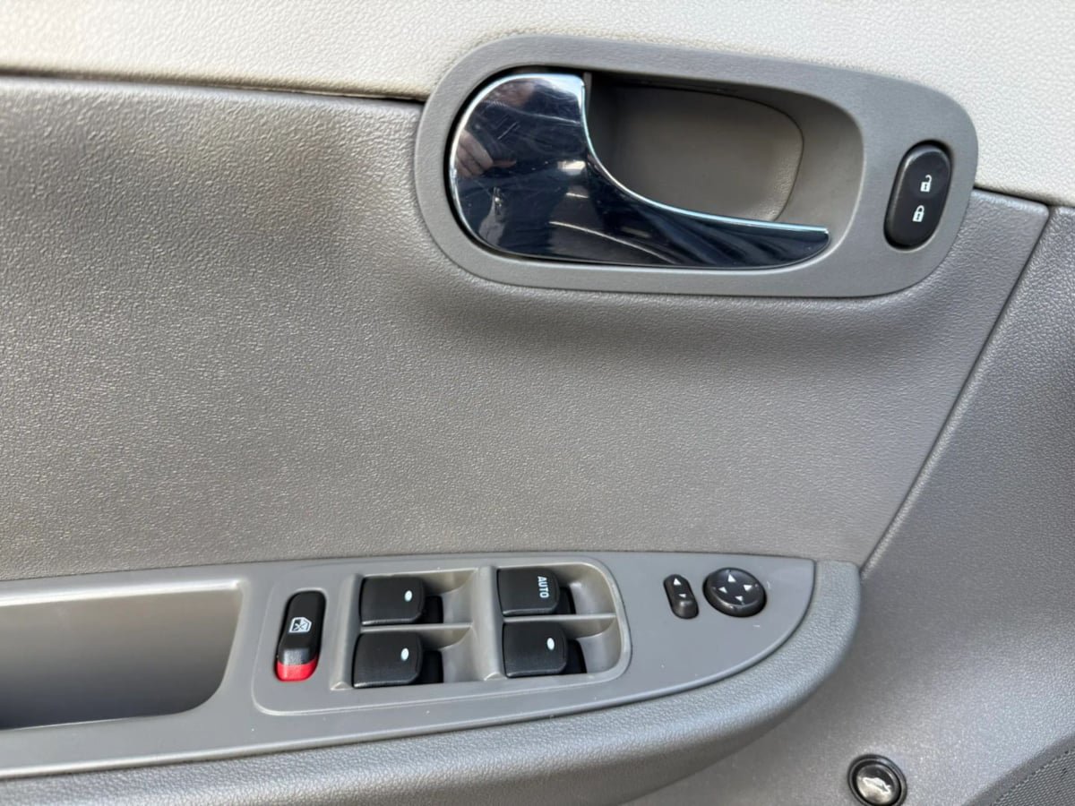Used 2011 Chevrolet Malibu LT FWD image 36