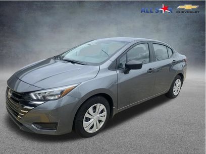 Used 2025 Nissan Versa S w/ Trunk Package