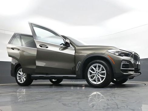 Used 2021 BMW X5 xDrive40i w/ Premium Package AWD/4WD image 41