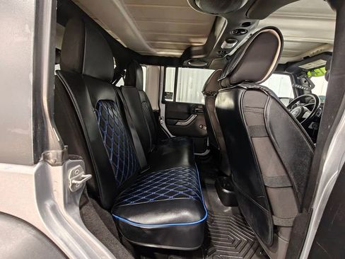 Used 2014 Jeep Wrangler Unlimited Sport w/ Connectivity Group AWD/4WD image 17