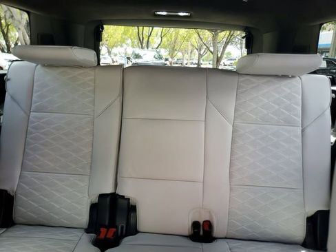 Used 2026 Cadillac Escalade ESV Platinum Sport image 11