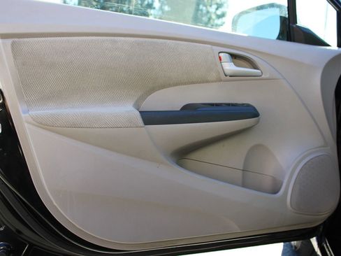 Used 2013 Honda Insight EX image 17