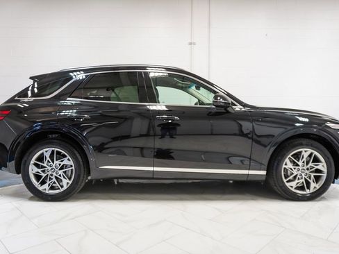 Used 2025 Genesis GV70 2.5T AWD/4WD image 34