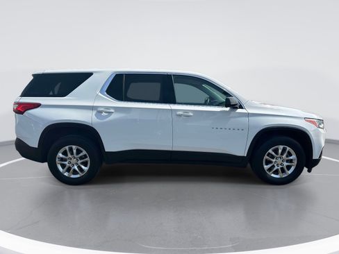 Used 2021 Chevrolet Traverse LS w/ LPO, Cargo Package FWD image 3