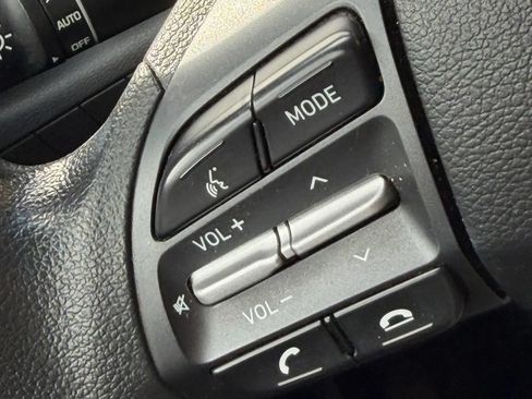Used 2019 Hyundai Kona SE AWD/4WD image 18