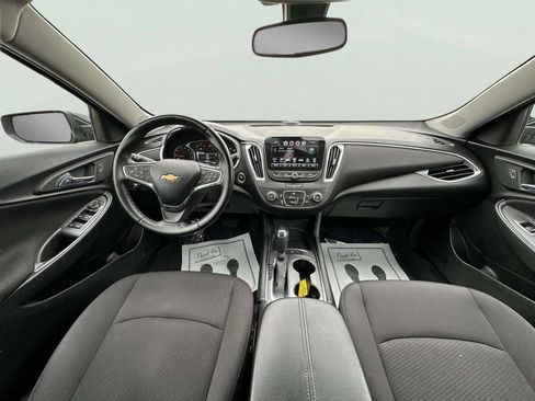 Used 2018 Chevrolet Malibu LT image 16