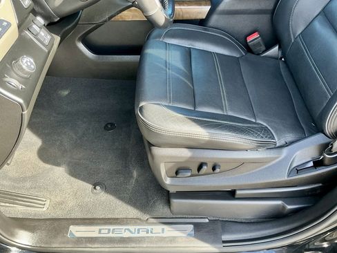 Used 2019 GMC Yukon XL Denali w/ Denali Ultimate Package image 40