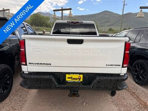 Used 2025 Chevrolet Silverado 3500 LTZ w/ LTZ Plus Package AWD/4WD image 5